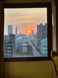 一進門映入眼簾的夕陽 超美