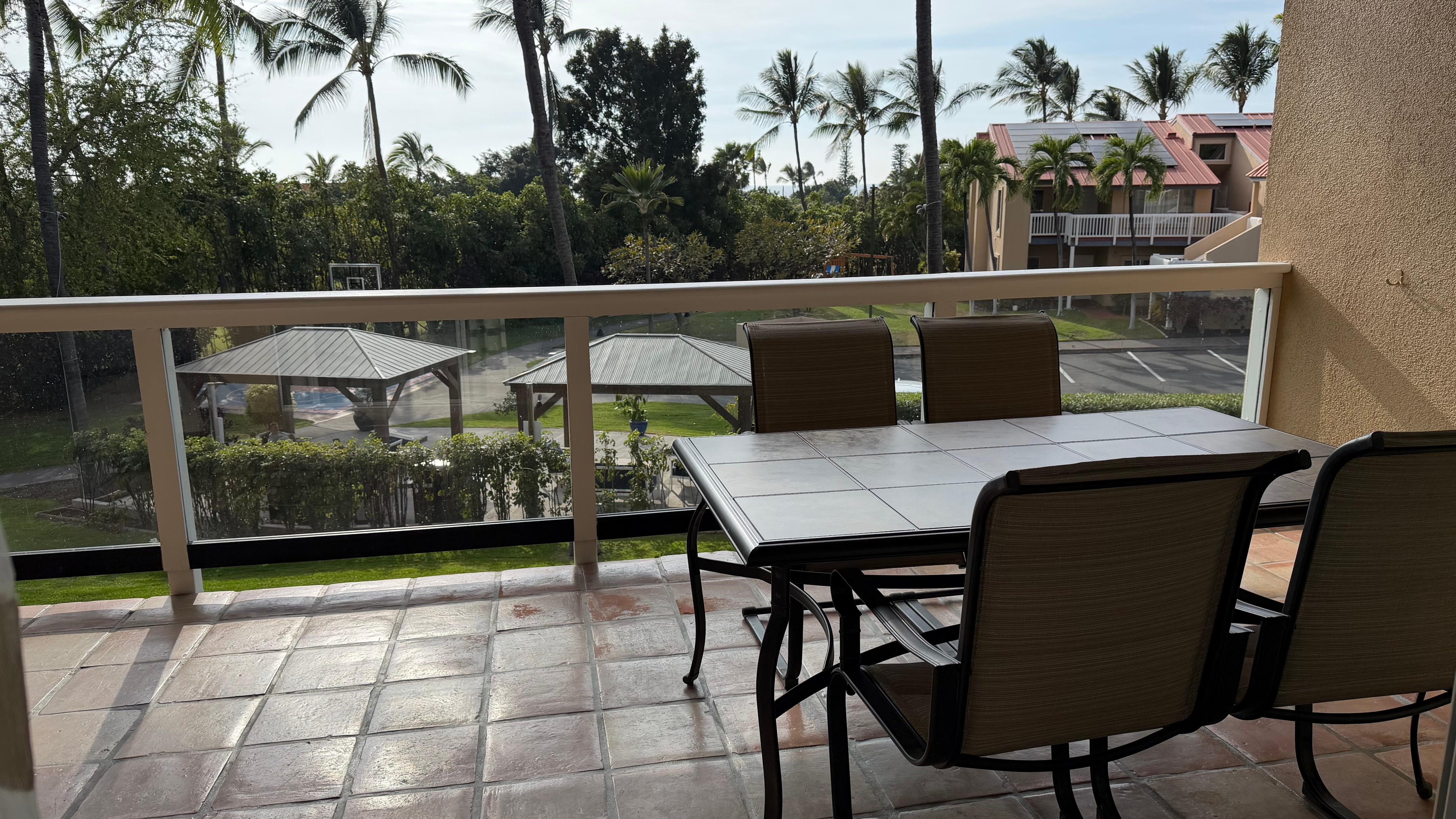 バルコニーより