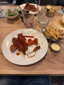 Abendessen: Das fanden wir nicht angemessen, kaum Sauce und anstatt Karotten gab es noch 3 Tomaten, die nicht auf der Karte standen….