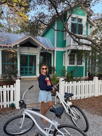 The complementary bikes were perfect for daily rides and it has the perfect front porch for sipping coffee