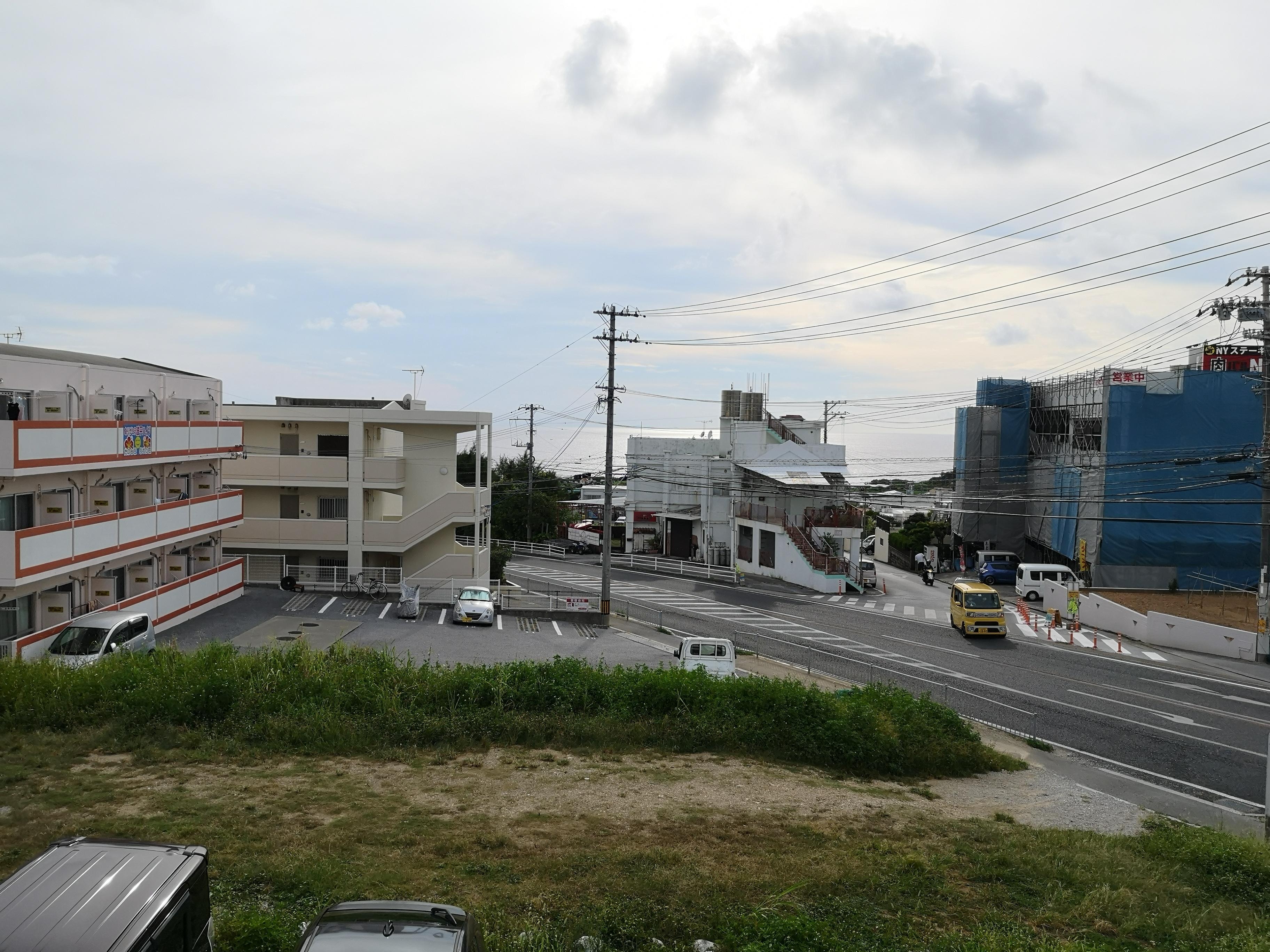 ２階から海が見えます。