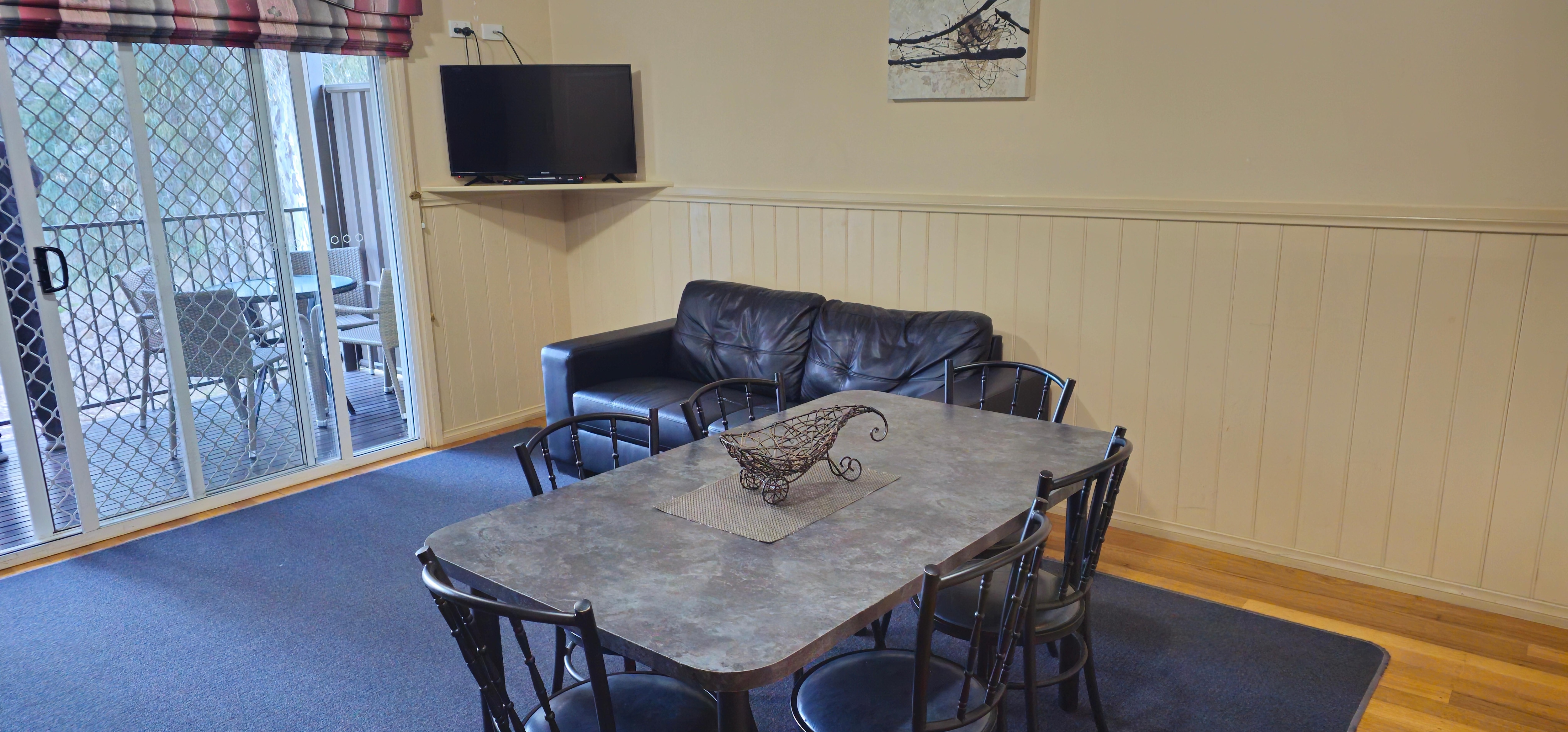 Dining/living room