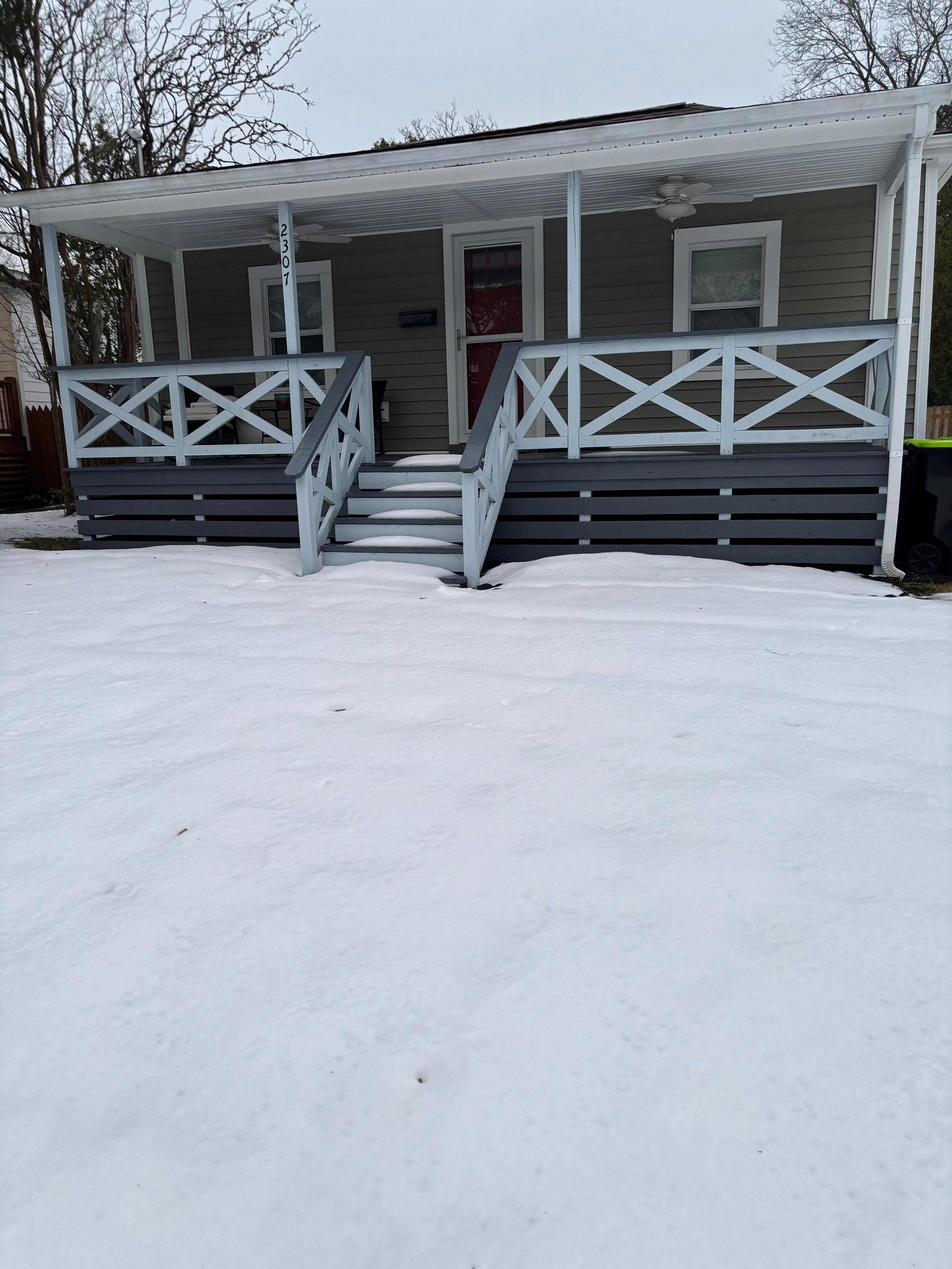 Unusual snow accumulation 