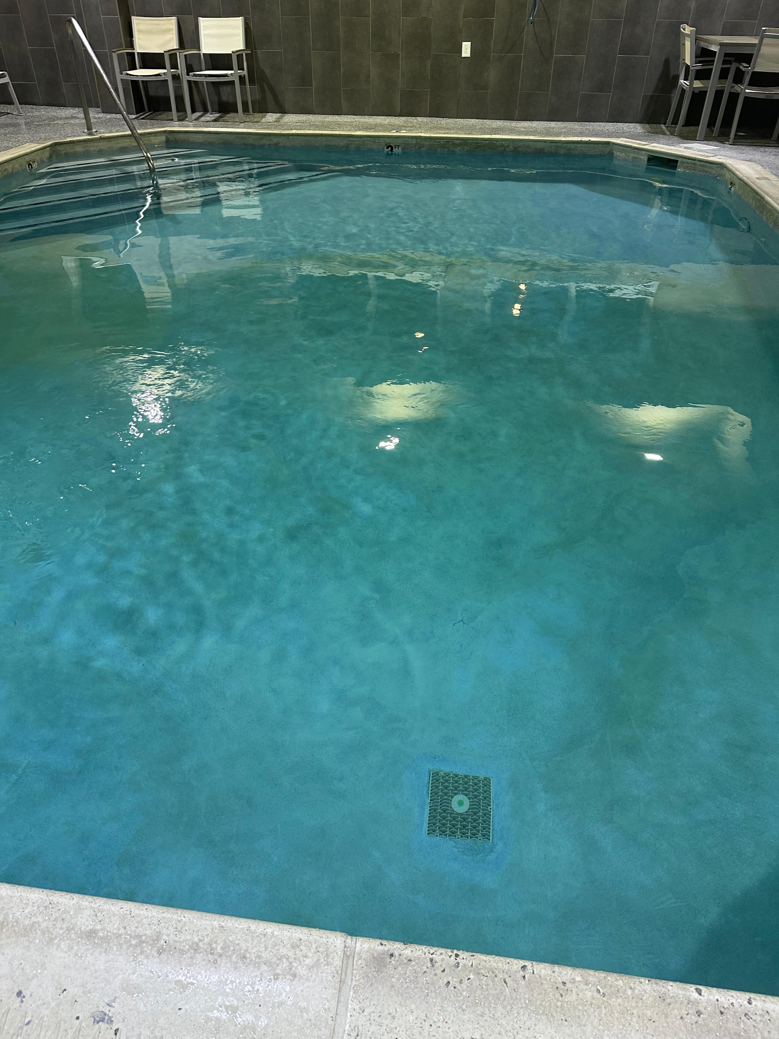 Gross non inviting pool, not clean.