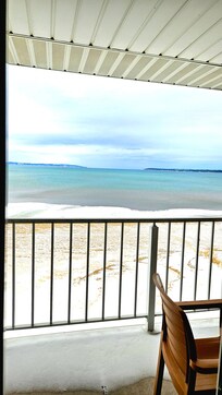 Big deck! Beautiful view!