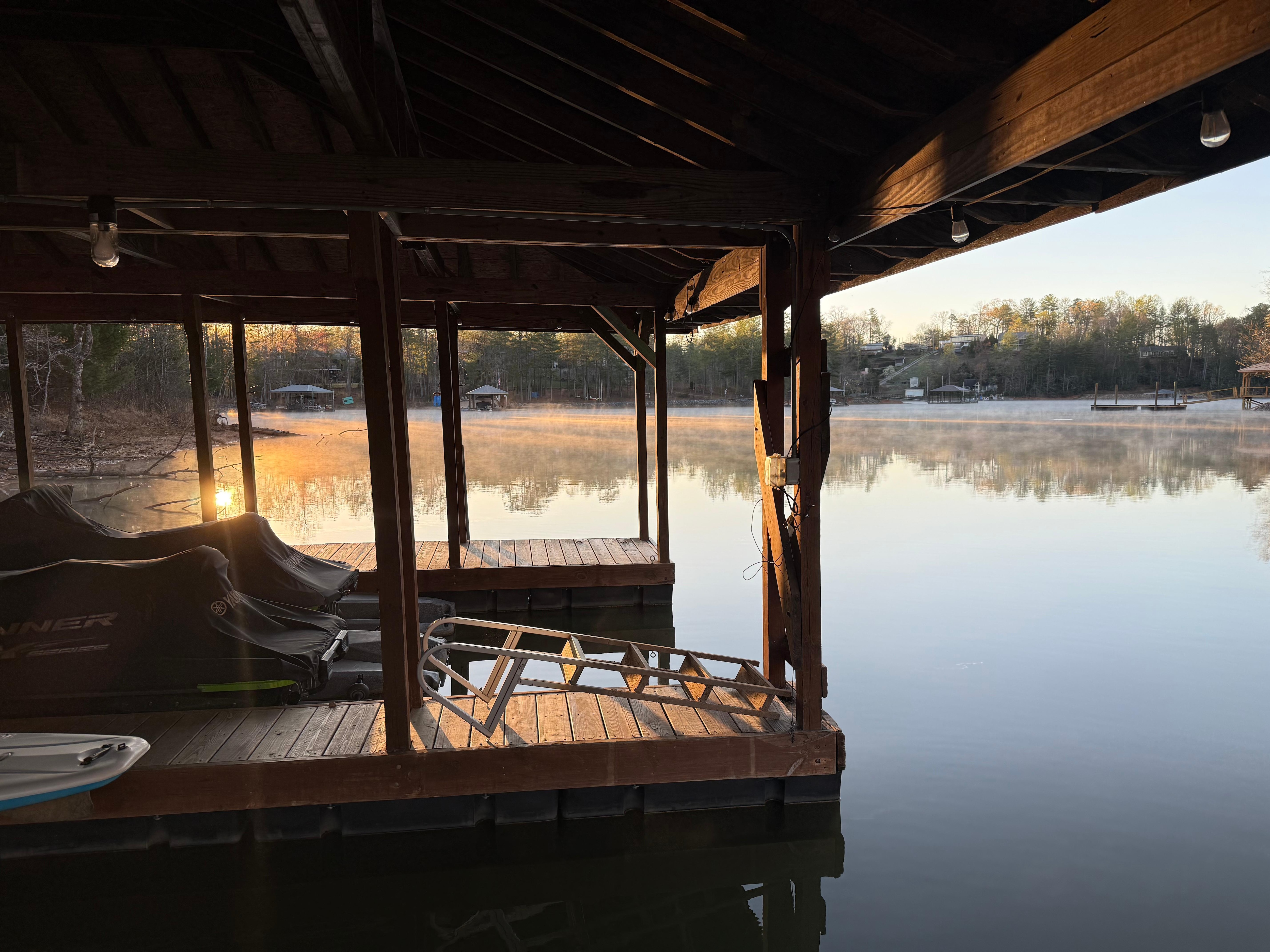 The dock in the morning 