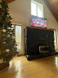 The Christmas tree is a nice touch!