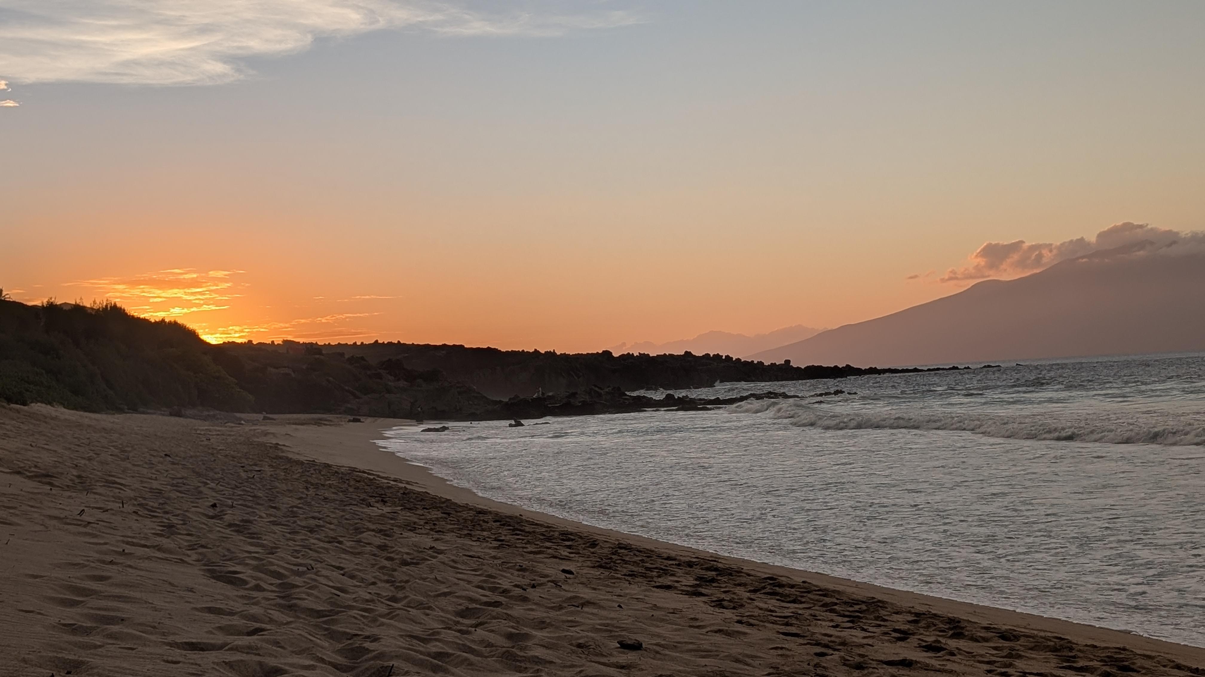 Oneloa beach sunset.