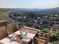 Blick von der Frühstücks-Terrasse