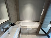 Bathtub