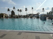 Beautiful large pool