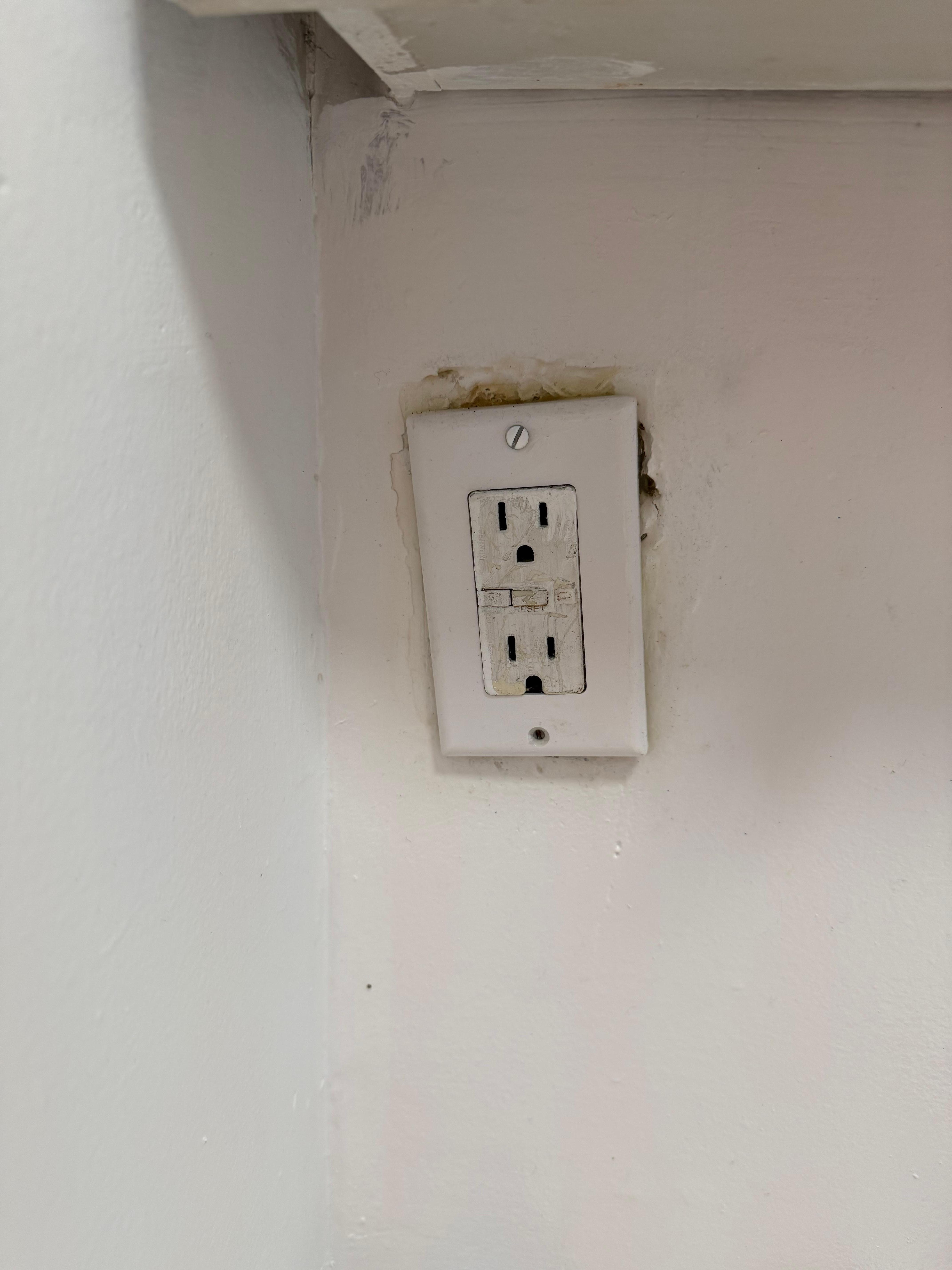 Janky outlet(s)
