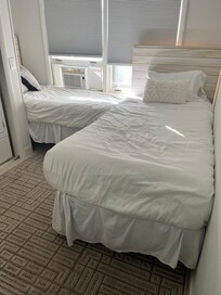 2nd bedroom with 2 twins