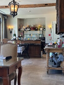 Warm ambiance of the cafe ❤️
