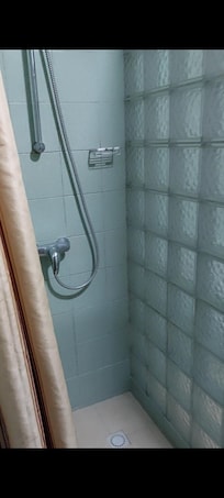 hele schone badkamer