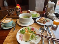 豪華な朝食!フォーが美味しい
