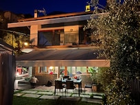 Sicht vom Garten auf das Haus