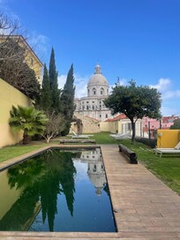 Flot have med pool. Den var dog ikke klar til brug grundet årstiden.