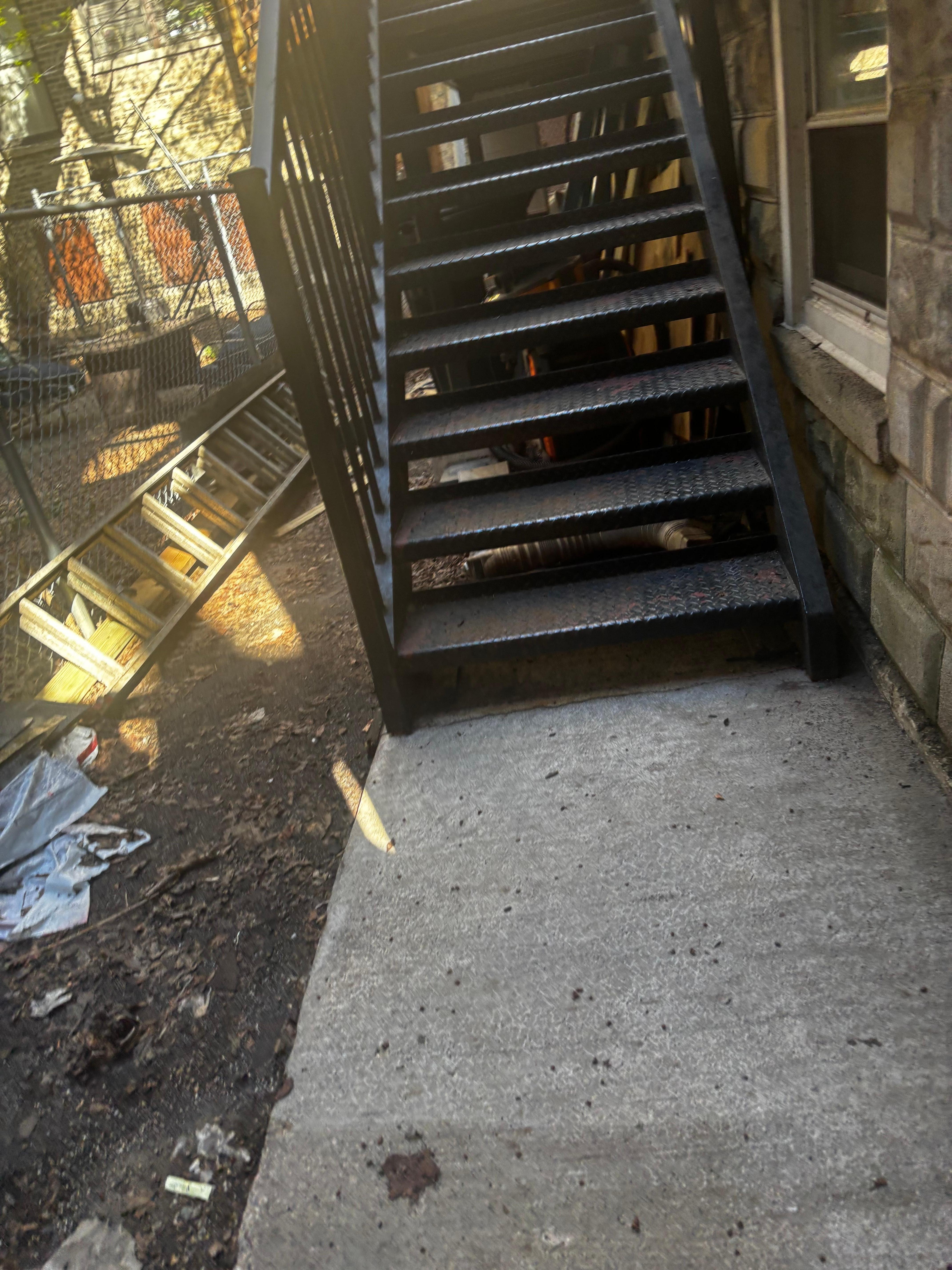 This is the area around the corner after encountering several rats running by your feet ughh your safe once you hit the stairs no lighting 