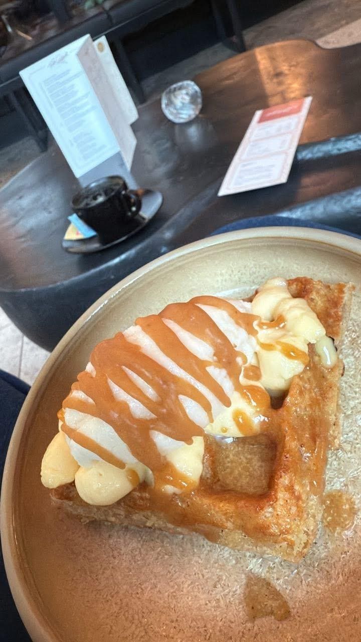 The Belgian waffle was so good that I had 2 during my stay. 