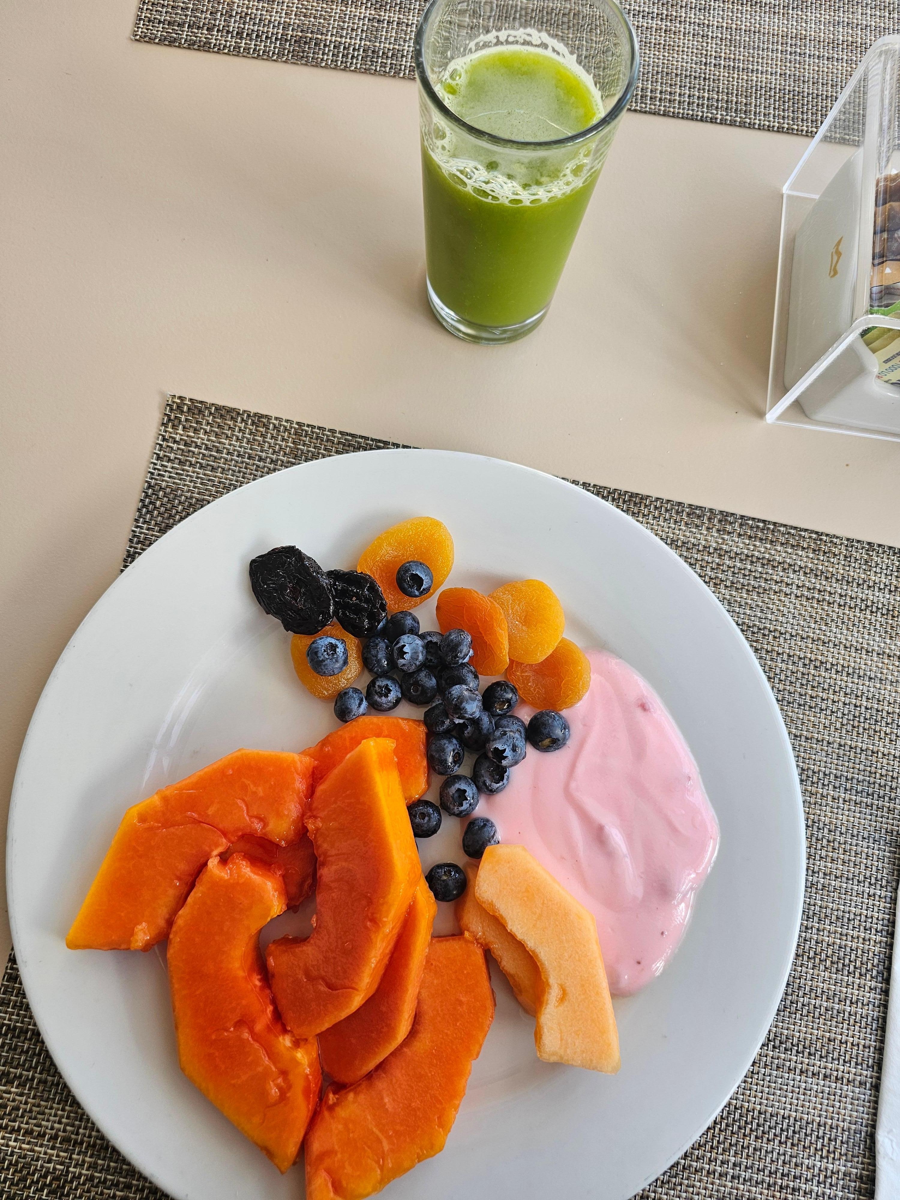 Great fruits all you can eat.