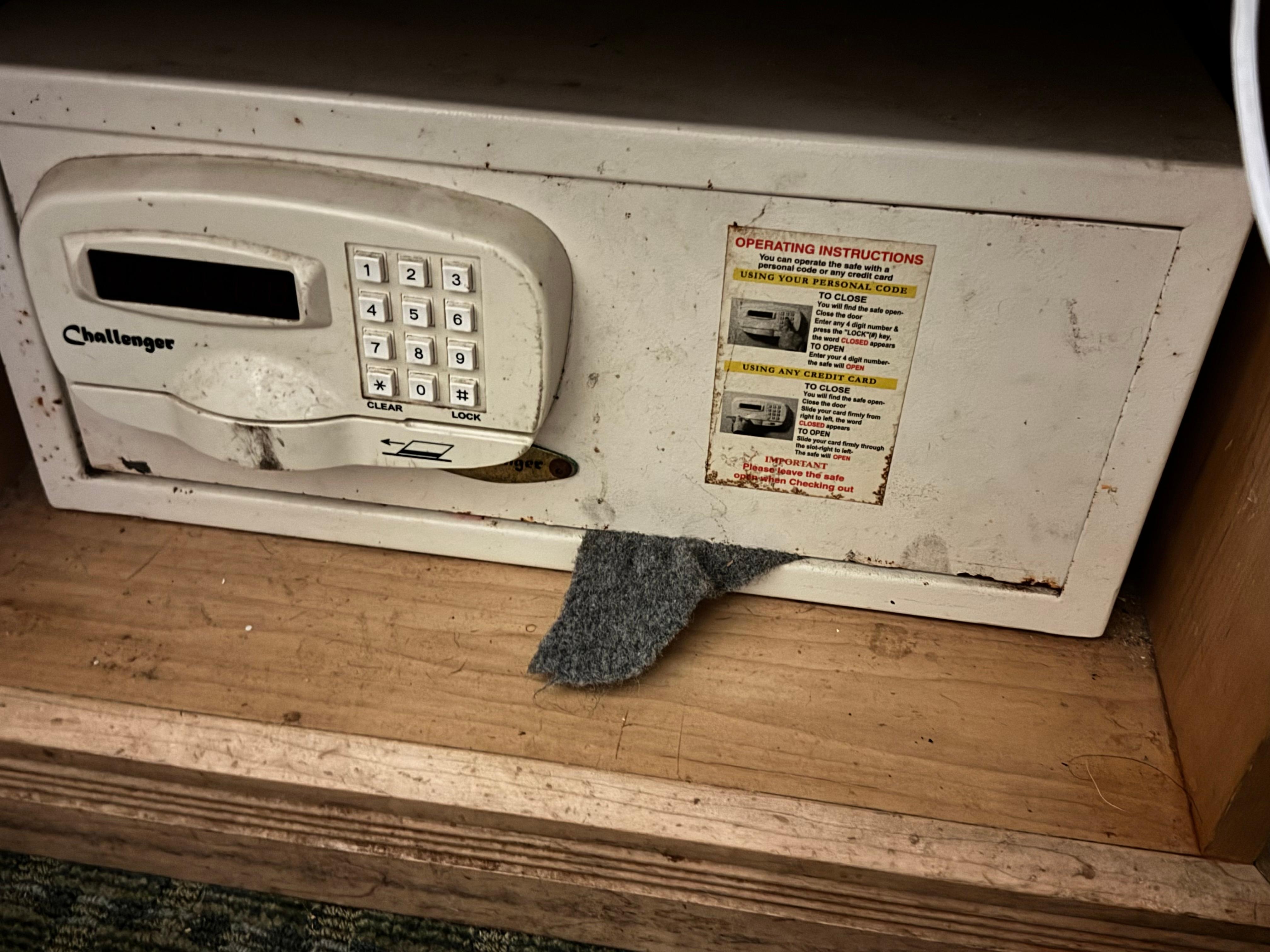FILTHY SAFE (did not work anyway… neither did the in-room phone!!)