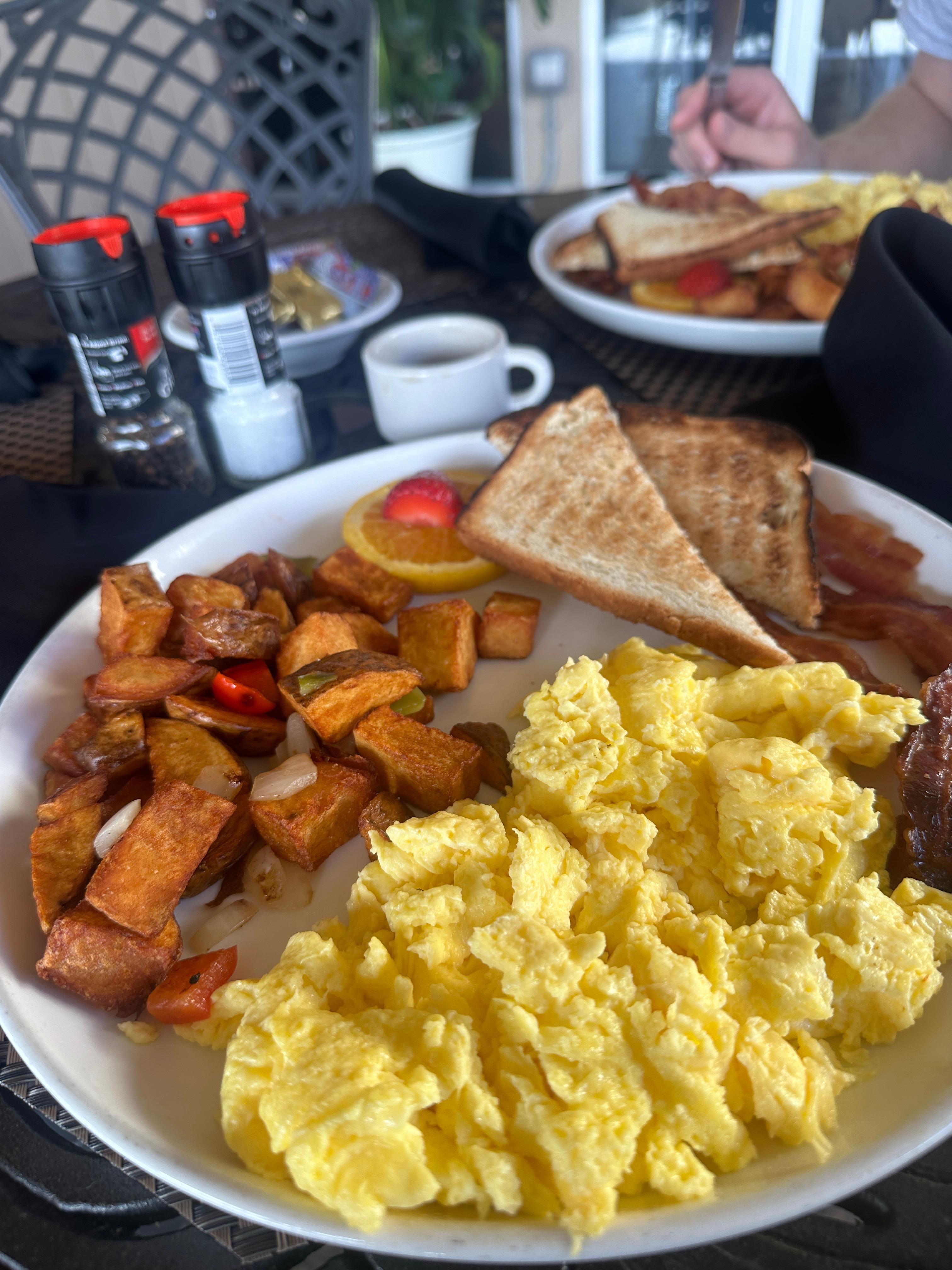 Frokost i restauranten.