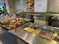 朝食。チーズがたくさん。