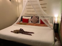 Comfy bed in clean and quiet room. Didn't need the mosquito netting, but nice to have.