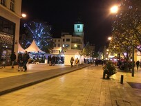 Torvet l november lige ved indgangen til hotellet