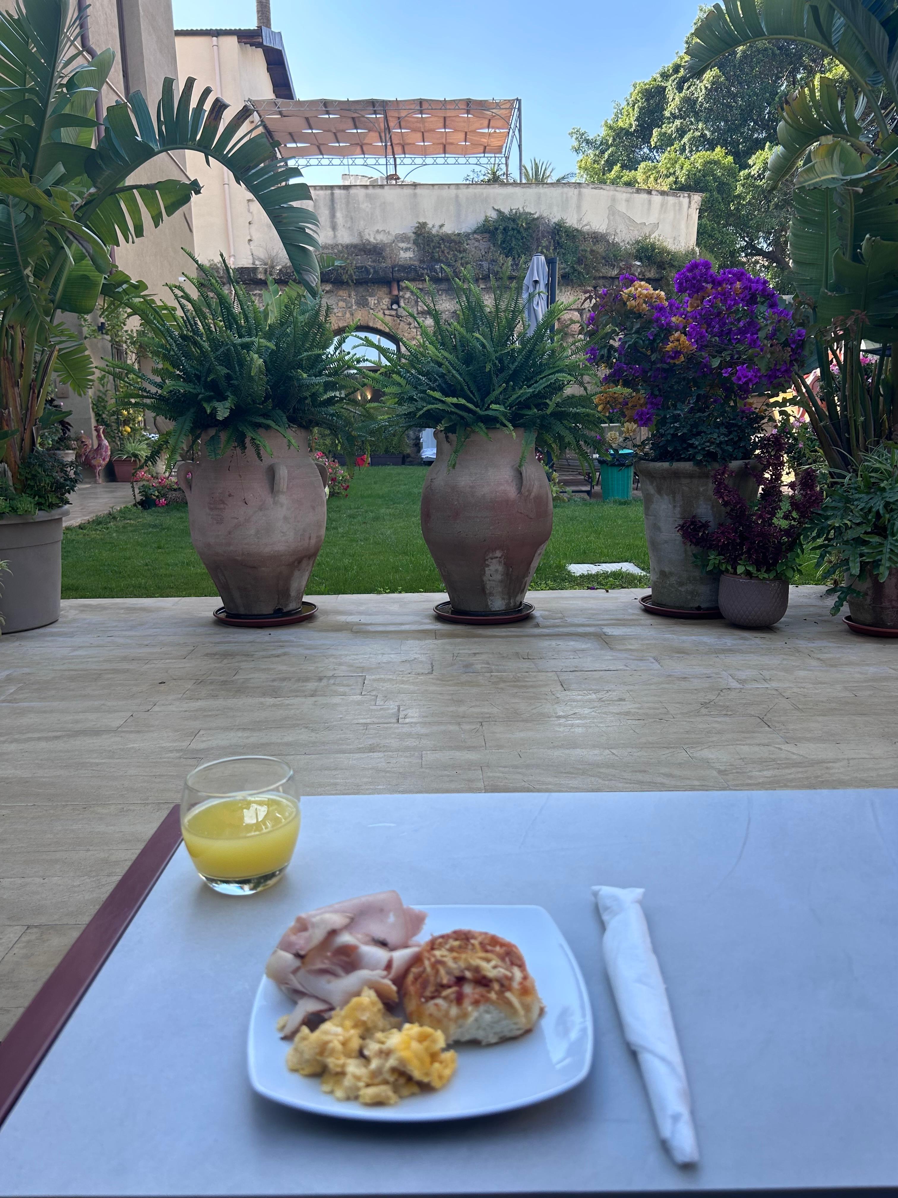 breakfast in the garden