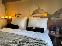 The detail in the room