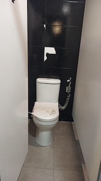 Toilets very dirty