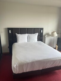 Very comfy bed, only issue was pillows a little too big