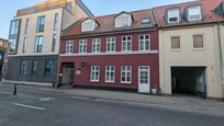 Aanzicht vanaf de straatkant.