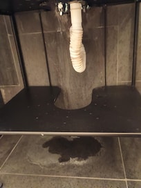 Le lavabo qui fuit