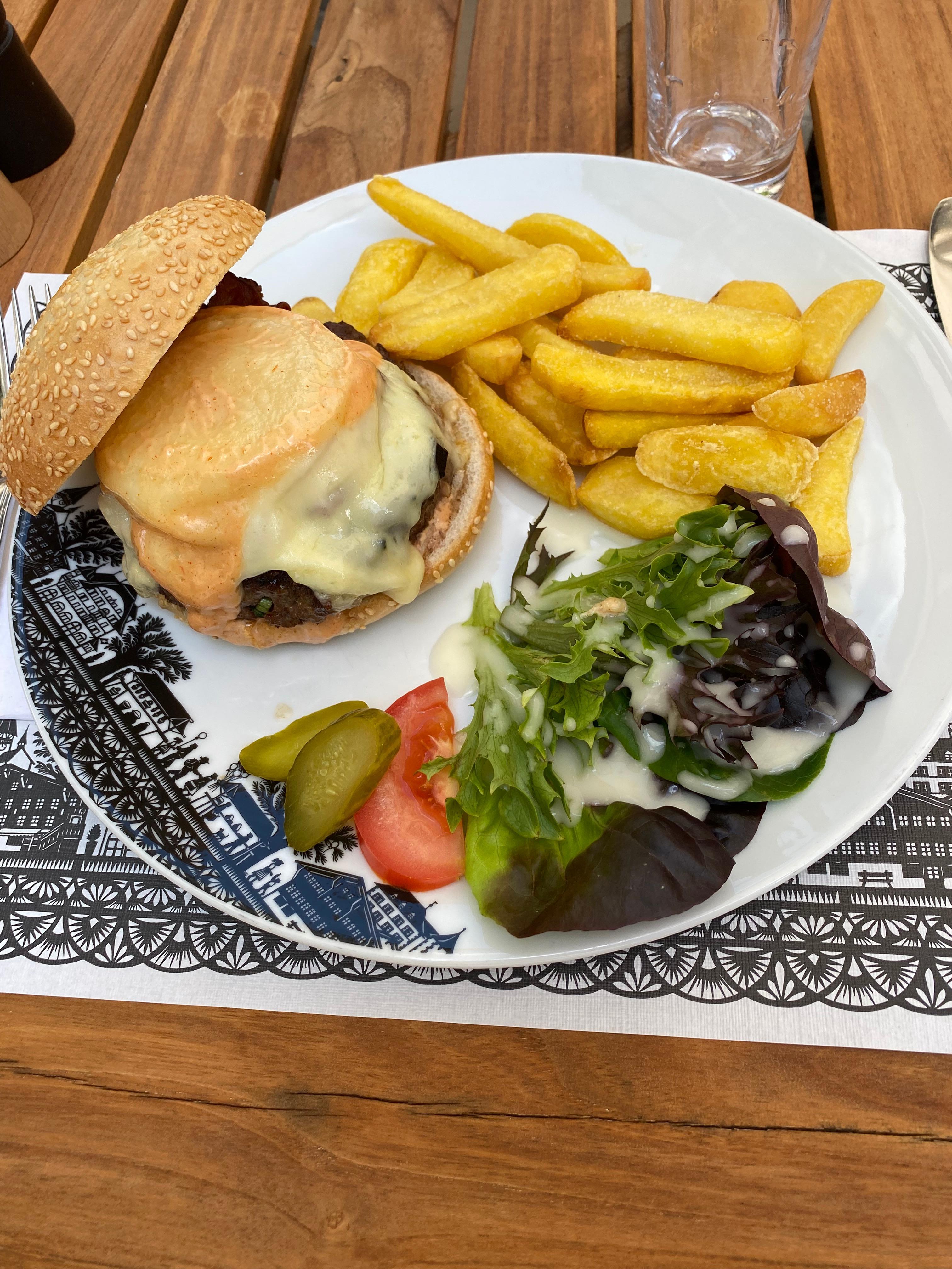 Great cheese burger on the terrace. 