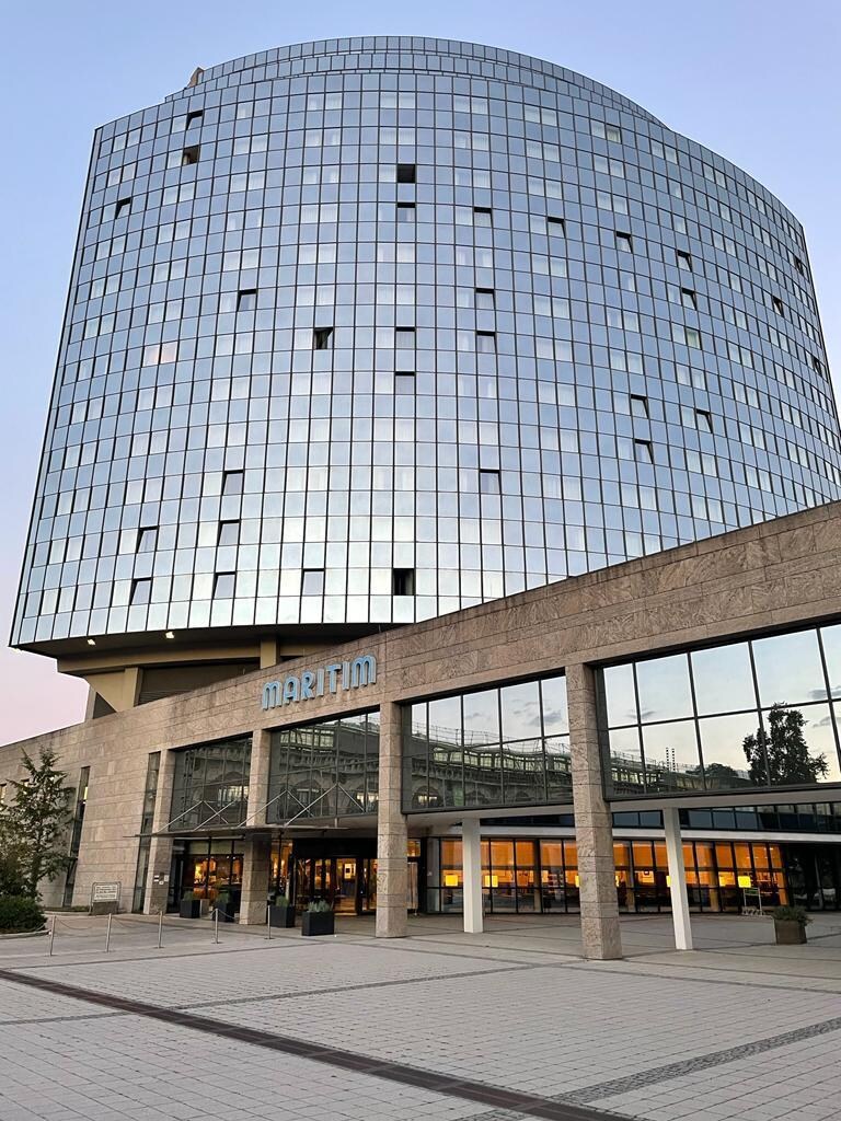 Buitenkant hotel.