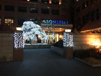 Façade de lâhĂŽtel de nuit