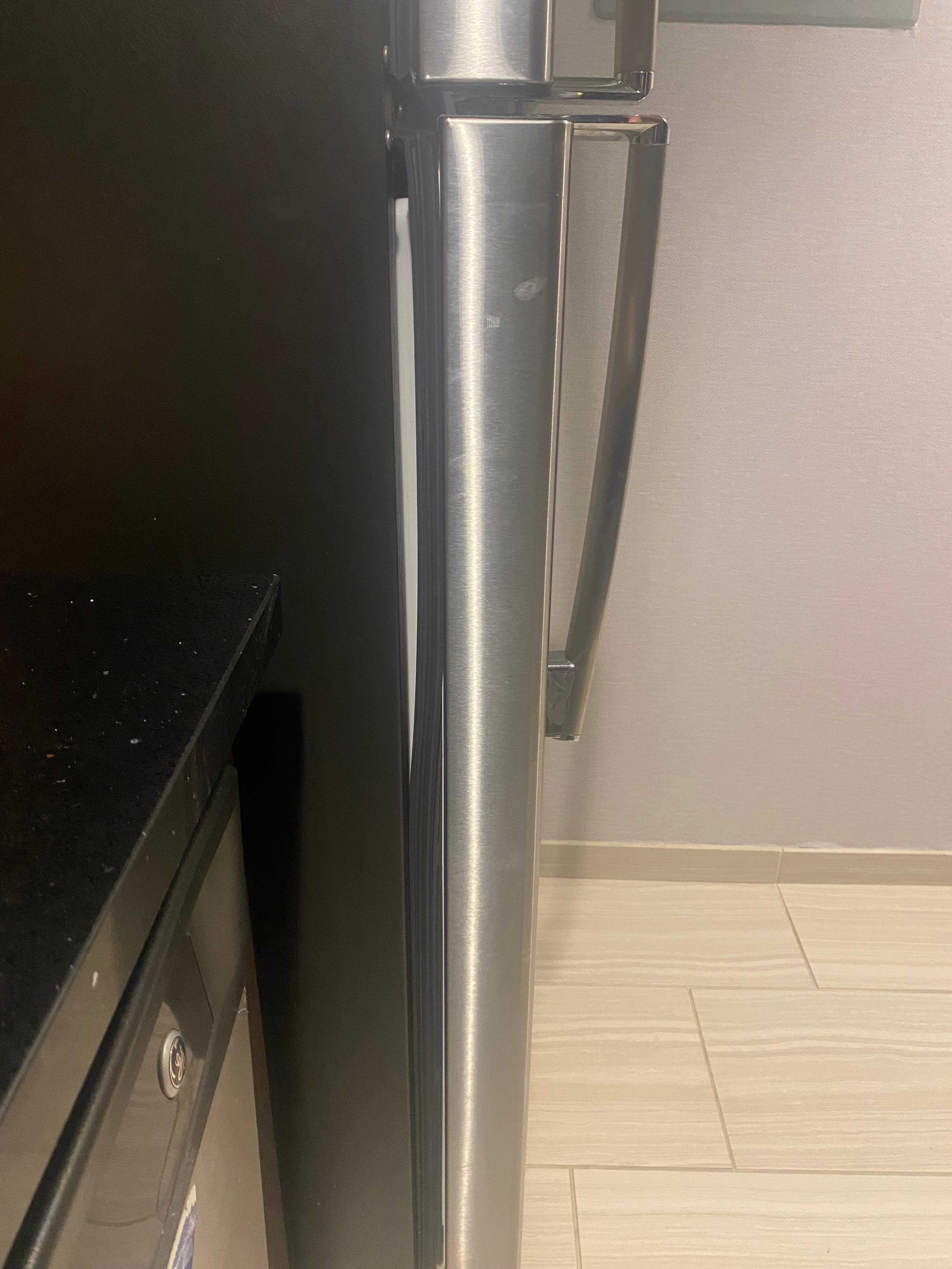 Broken refrigerator seal