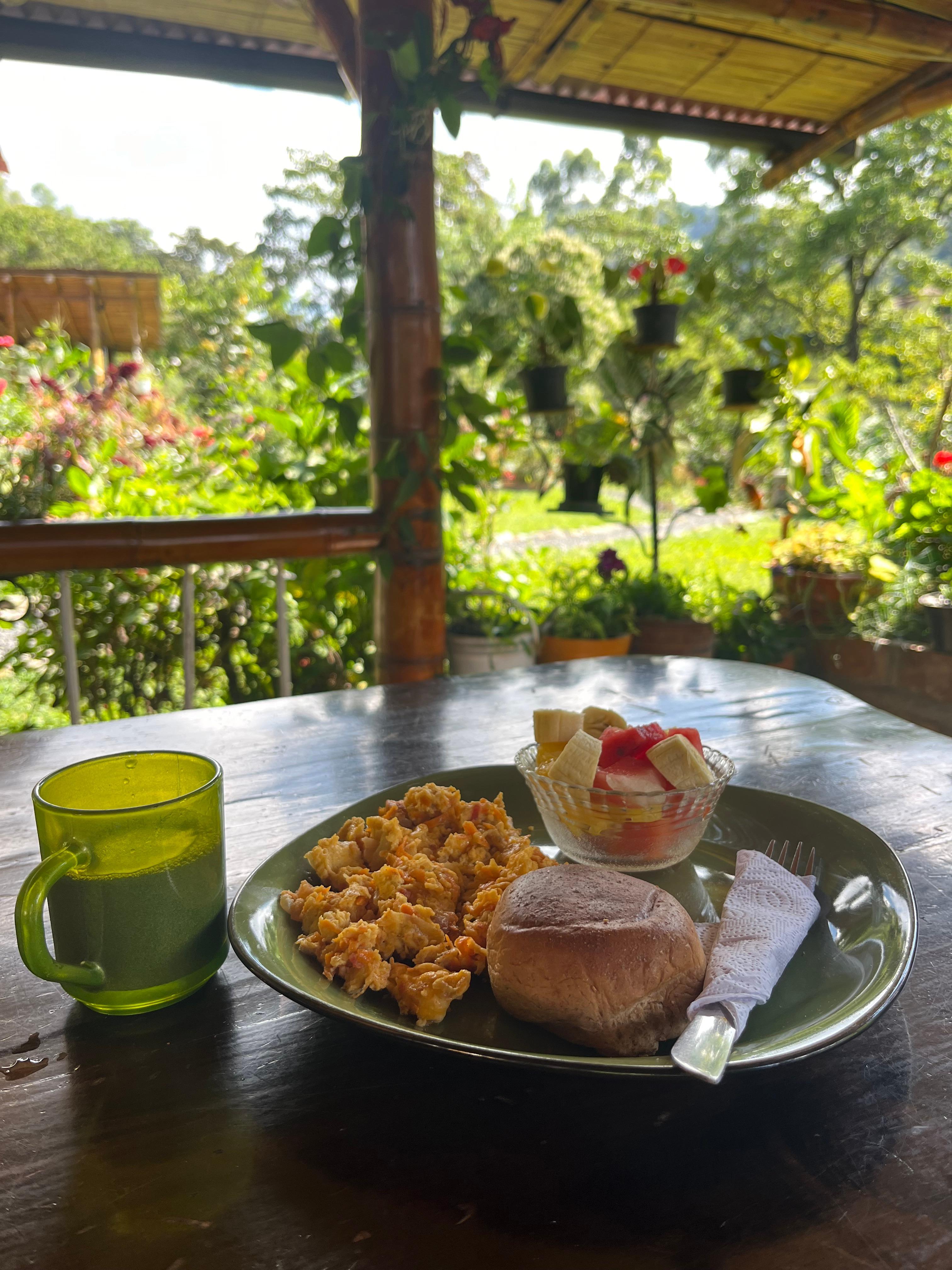 Desayuno en área abierta