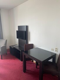 Dining table/TV/Chair
