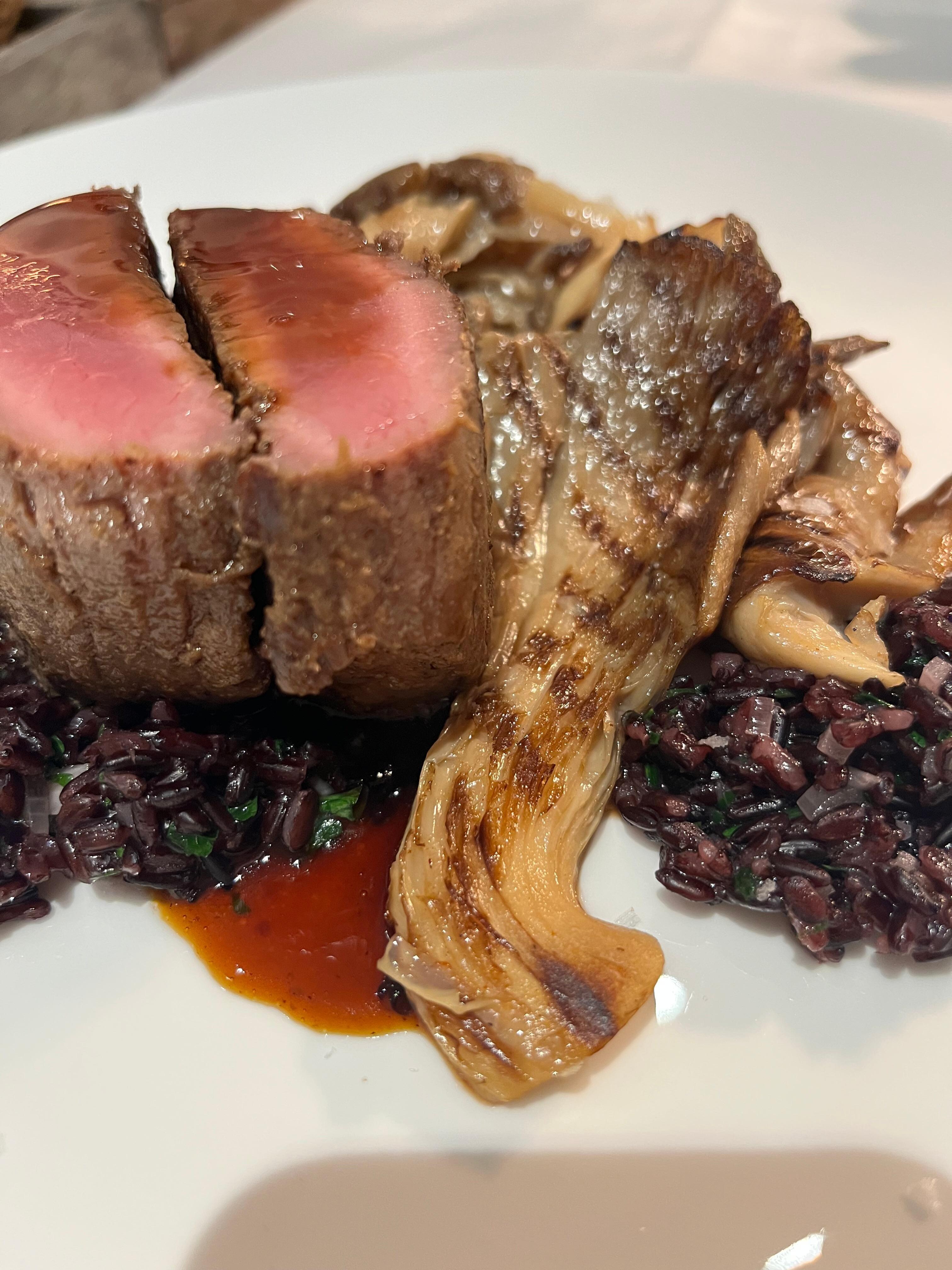 ダチョウのステーキ