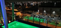 Terrasse en toit mais oĂč on ne peux pas ĂȘtre servie au bar !