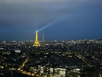 Vista do quarto para a Torre Eiffel.
