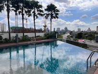 Nice pool . Crowded at times