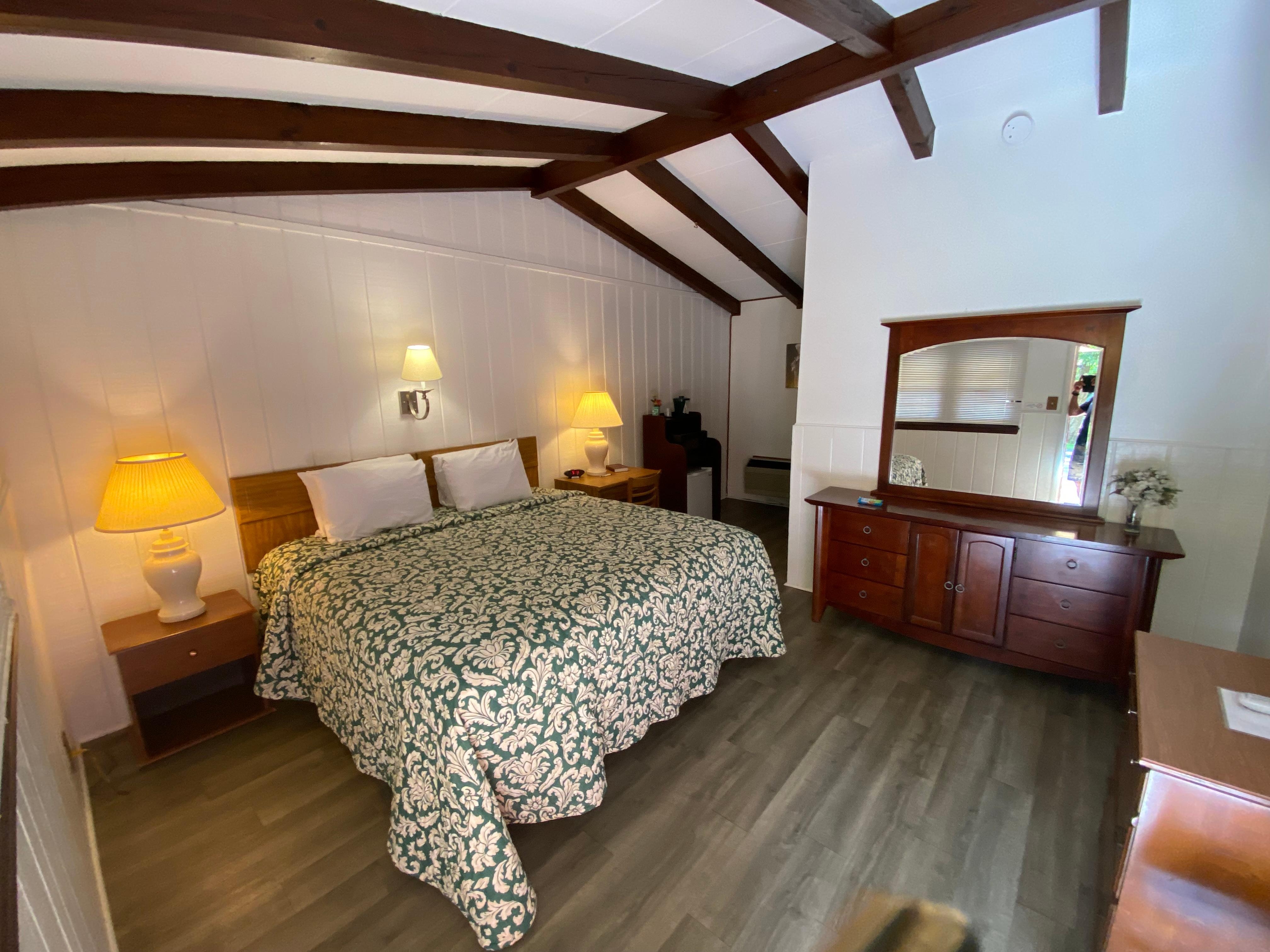 Nice Quaint Room