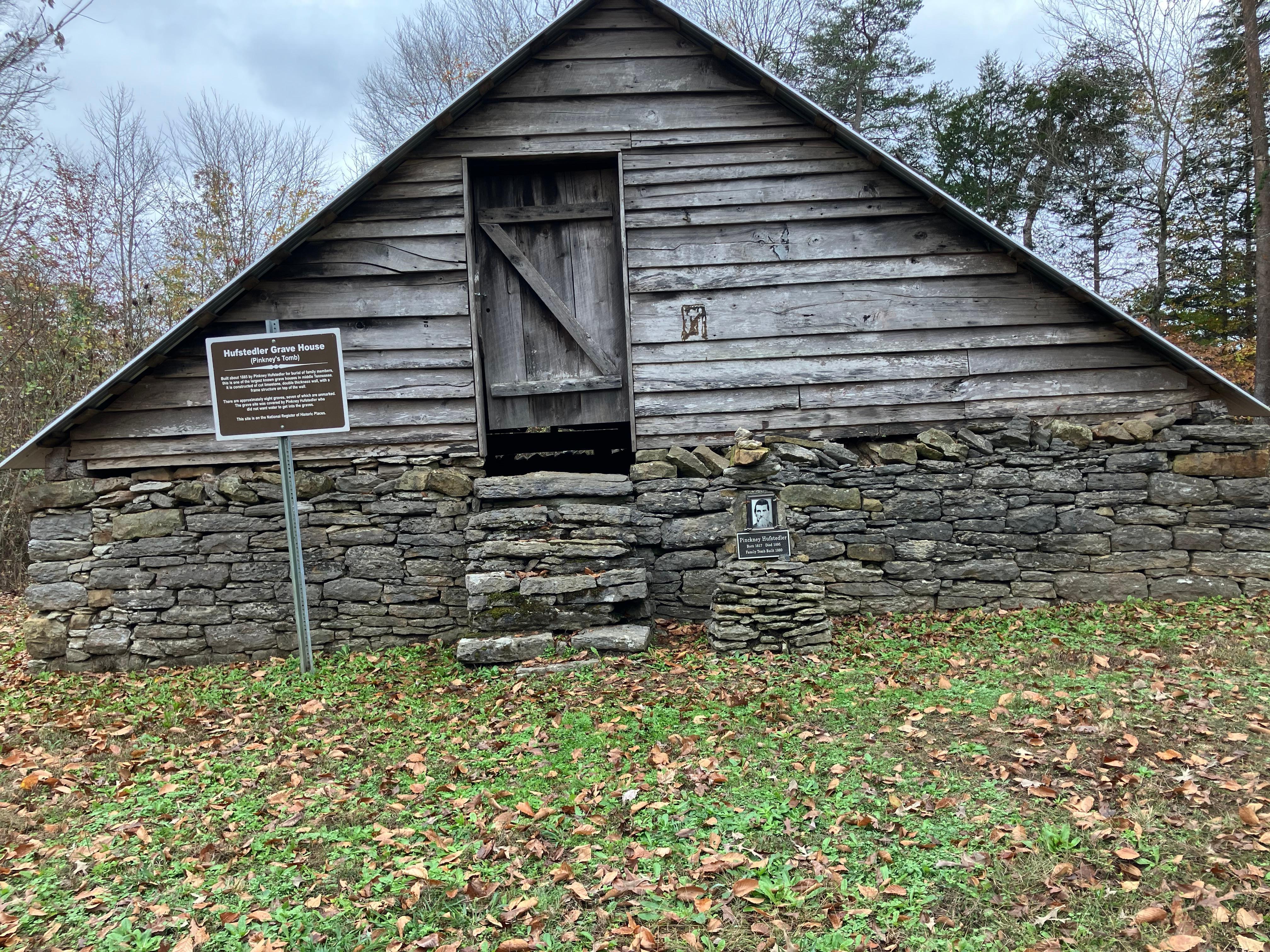 Point of interest nearby  - Pinckney’s Gravehouse