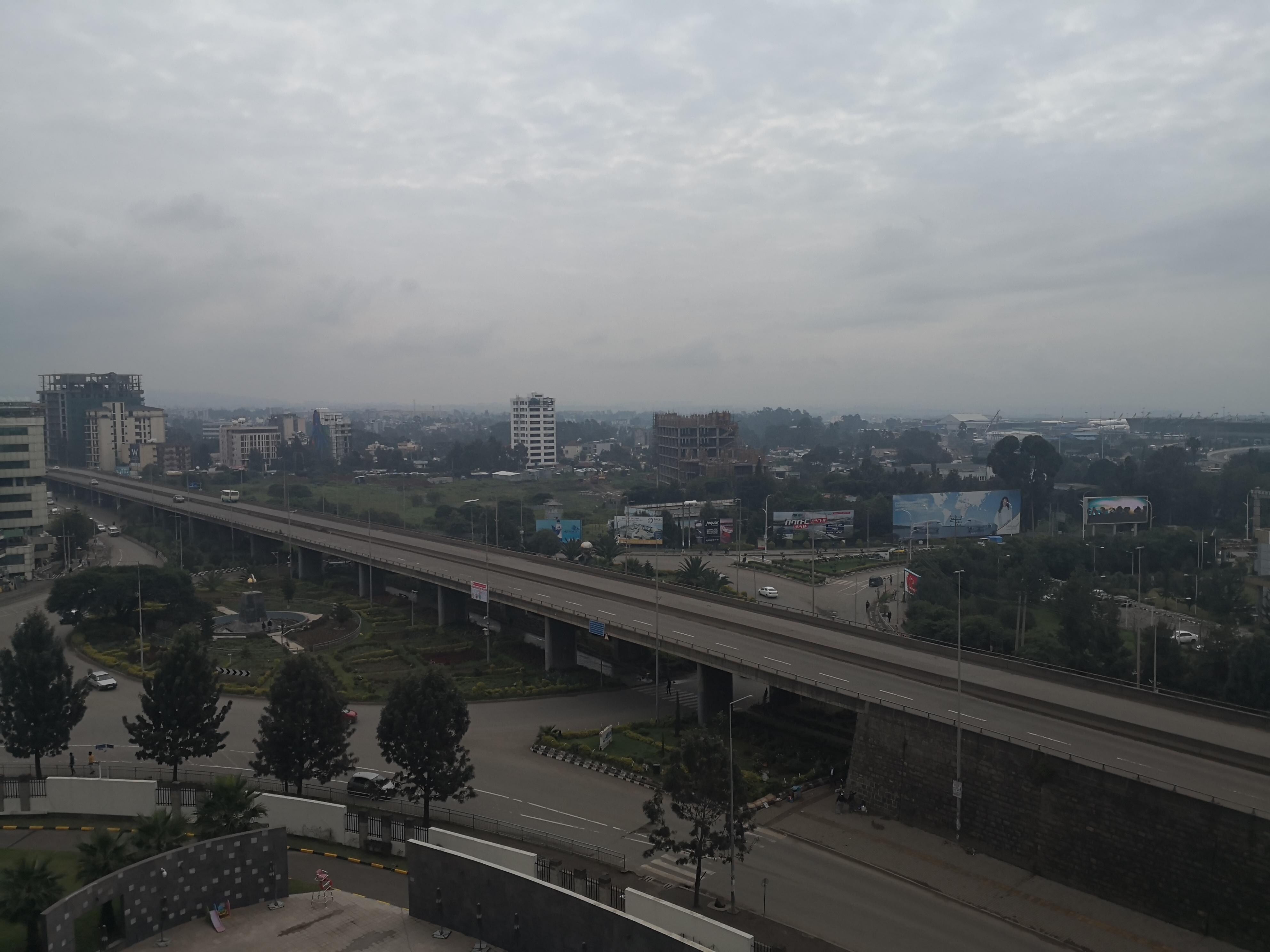 Vista da cidade de Addis Abeba desde a varanda do quarto.