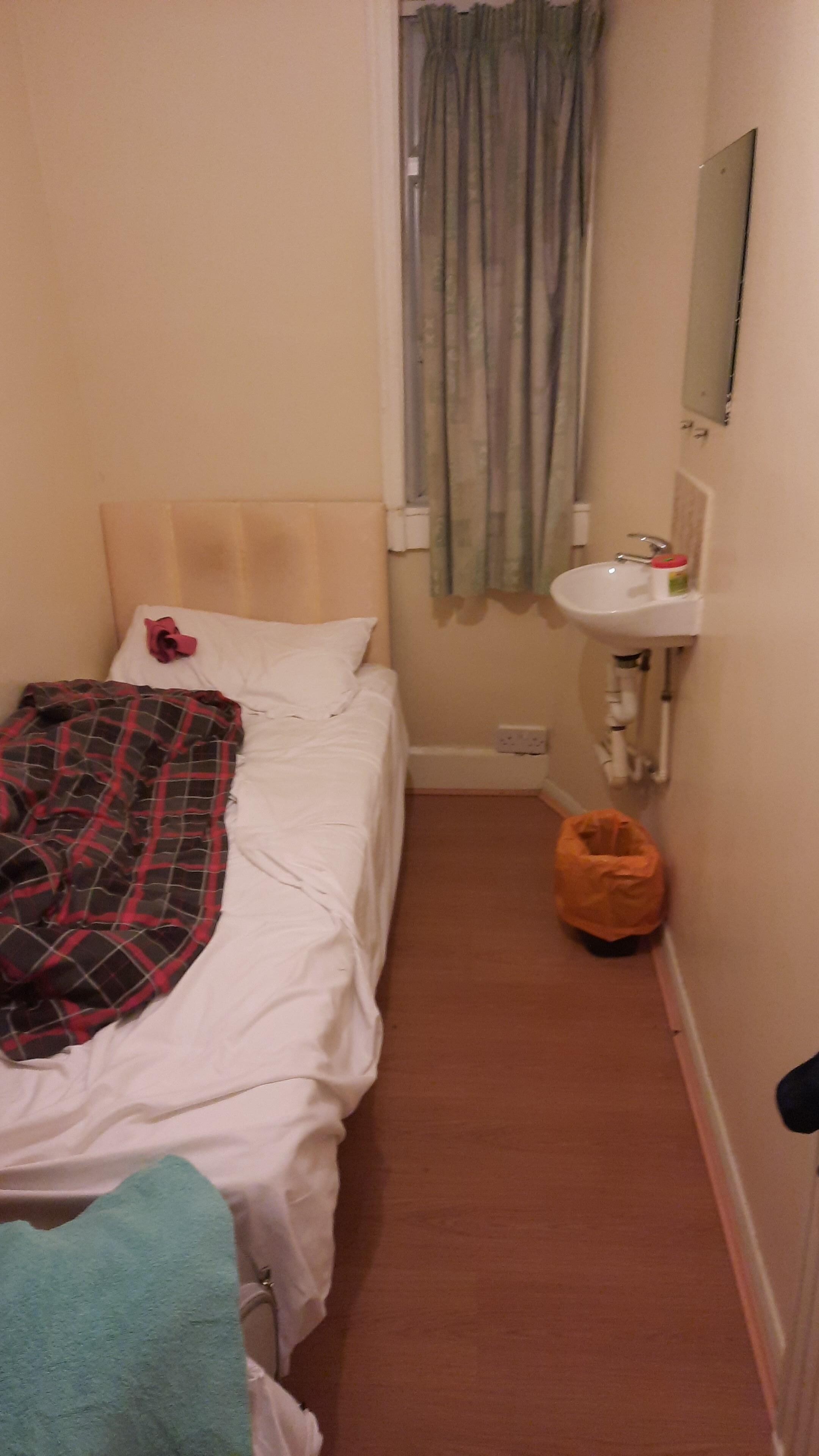 130 quid for 2 nights in this prison cell